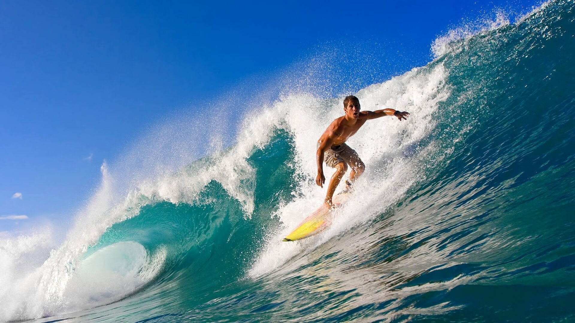 体育产业迎来黄金发展期，政策红利与消费升级双轮驱动【爱游戏】